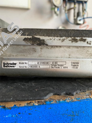 40 CFRSDUSC/20.000 S/N: SW236951 A Schrader Bellows (Parker)